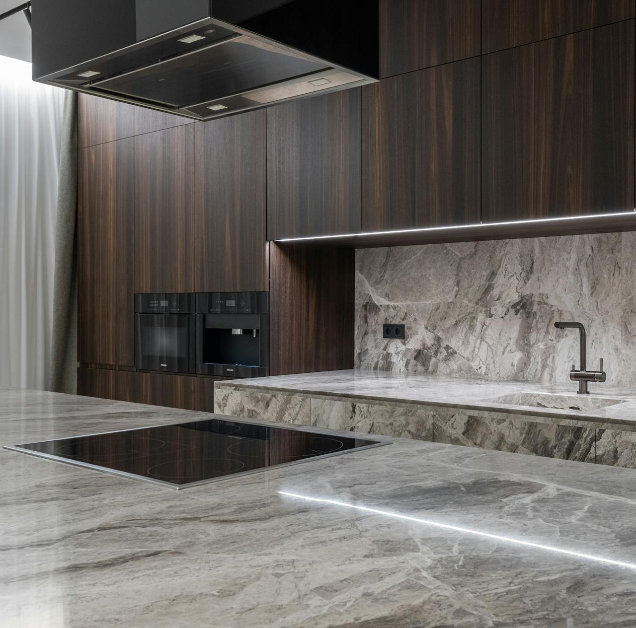 Advantages of Stone Countertops in the Kitchen: Beauty, Durability and Sustainability